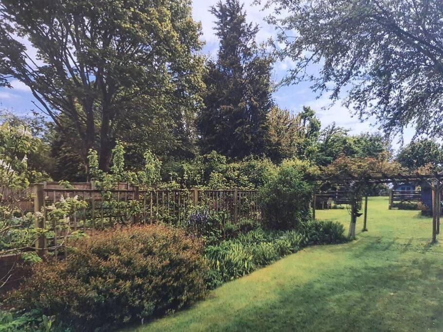 Nature Charm & Fruit Delights, Multi-Generation Celebratory Home -Try, Relax, Repeat - Sellindge Ashford  Kültér fotó